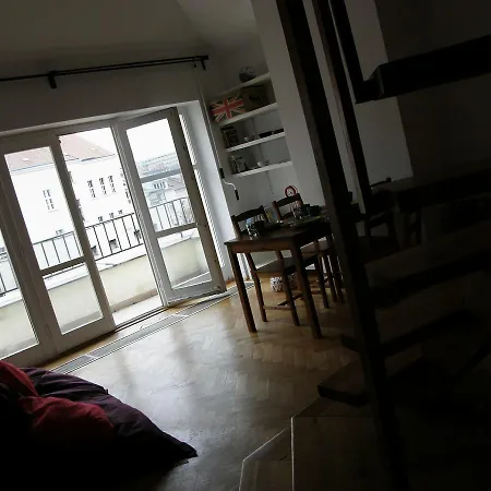 Jump In Hostel Vandrarhem *